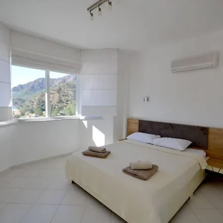 Vivi 2 , 4 Bedroom With Private Pool Villa *